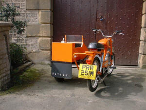 Engelse Batavus HS50 met zijspan